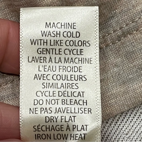 NEW Max Studio Women’s Oatmeal Tan Split Neck Pullover Top - Picture 7 of 7